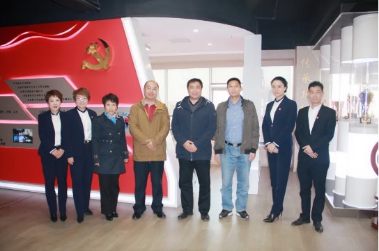 直奔一線 上下聯(lián)動 問需幫扶——市商務局、春華街黨工委領導走訪問需永誠世佳